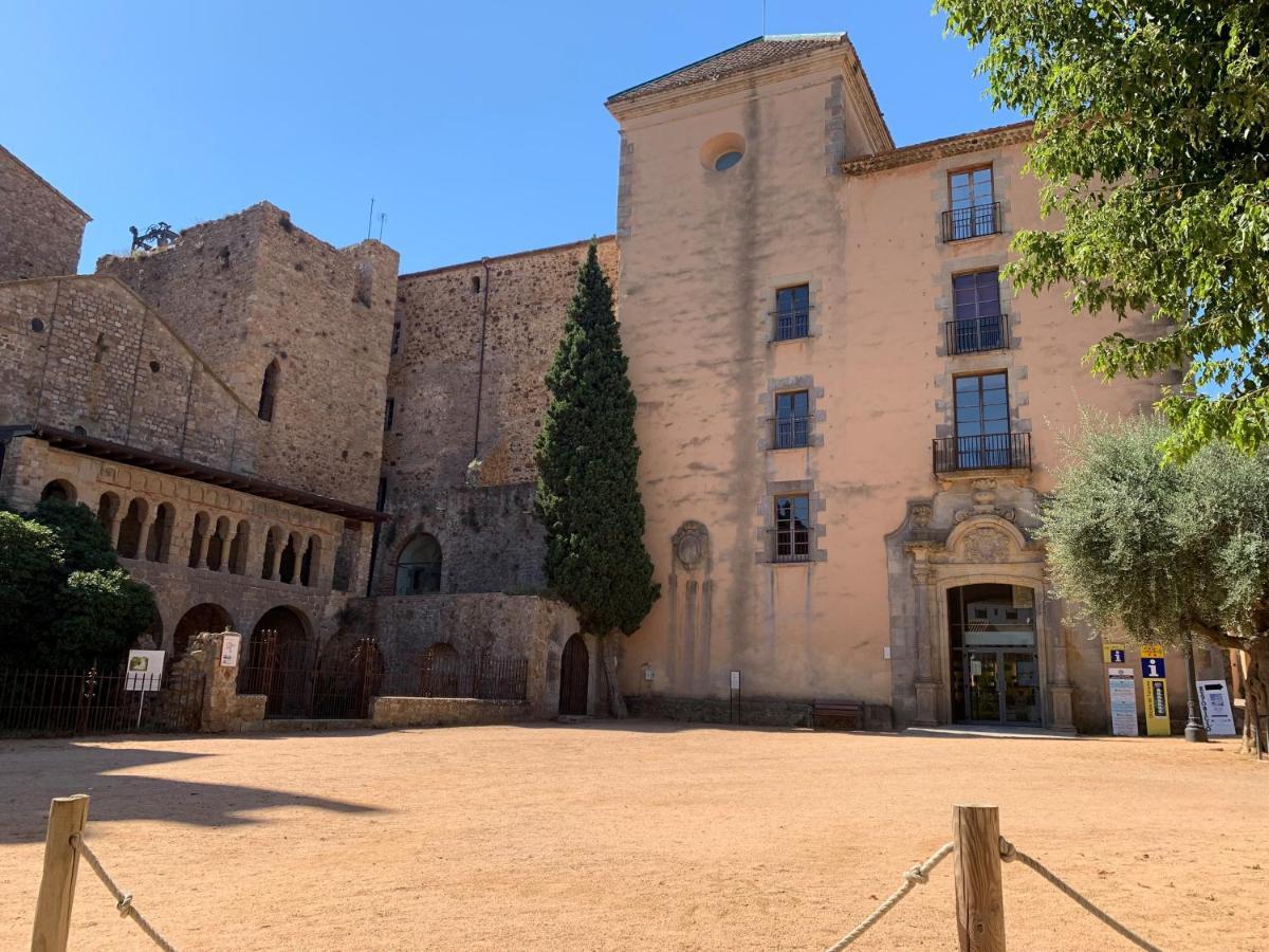 Notaria-Apartamento Y Estudio En Casco Antiguo, Al Lado De Playa, Rambla Y Monasterio, Con Acceso A Terraza Ajardinada Apartamento Sant Feliu de Guixols Exterior foto